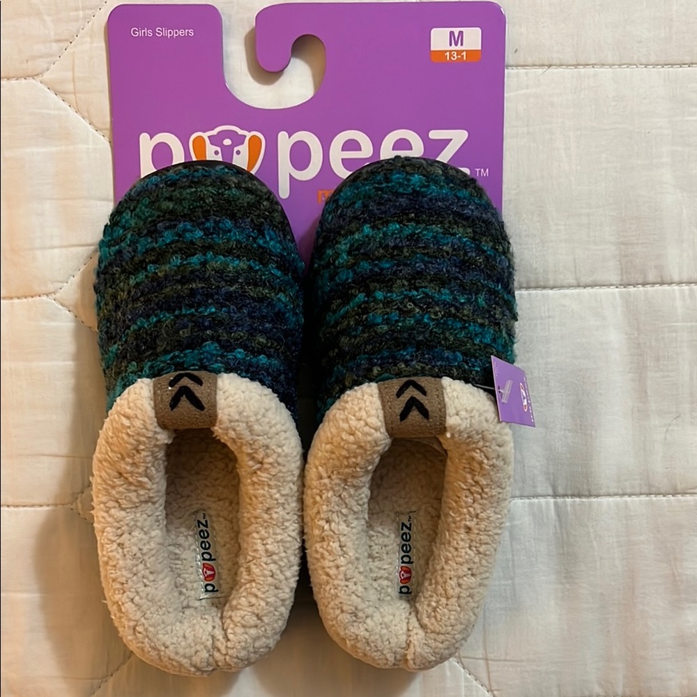 Kids Slippers - Blue and Black